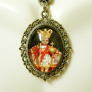 Colgante y cadena de Santo Niño - AP05-129