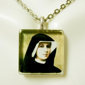 Saint Faustina pendant with chain - GP02-004