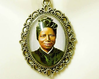 Saint Josephine Bakhita pendant and chain - AP05-360