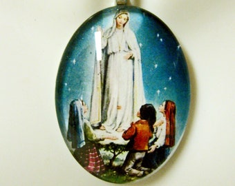 Our Lady of Fatima pendant with chain - GP04-204 cameo style
