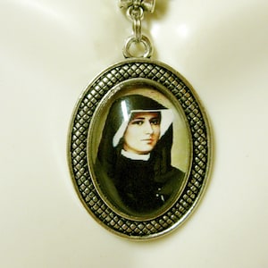 Saint Faustina pendant and chain - AP05-339