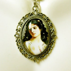 Saint Mary Magdalene pendant and chain - AP05-340