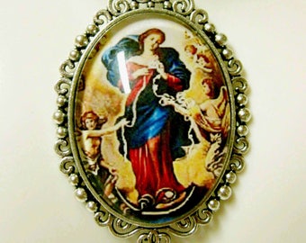 Mary, undoer of knots pendant and chain - AP09-250