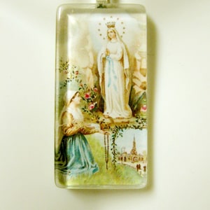 Our Lady of Lourdes pendant with chain - GP01-409