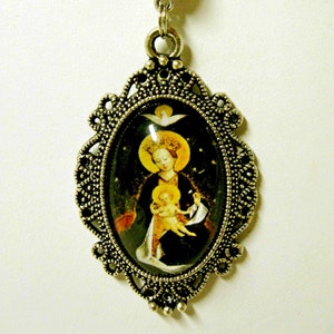Madonna and child with the holy spirit pendant with chain - AP04-287