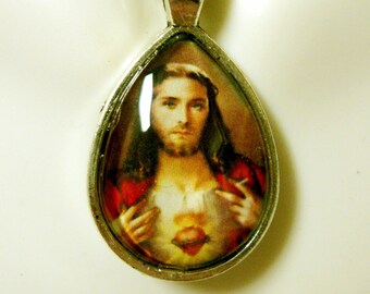 Sacred heart of Christ teardrop pendant and chain - AP02-106