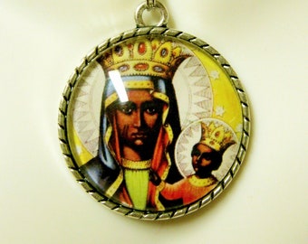 Black Madonna and child pendant and chain - AP26-299