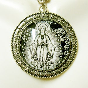 Immaculate conception pendant and chain - AP26-042