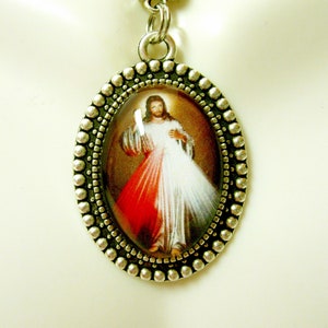 Divine Mercy pendant and chain - AP05-065