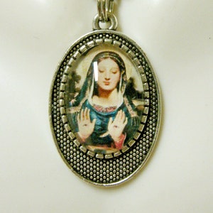 Saint Lucy pendant with chain - AP01-133