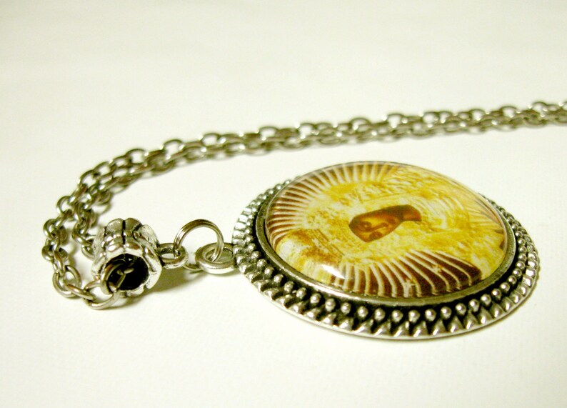 AP26-328 Black Madonna and child pendant and chain