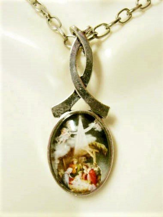 Nativity With Star of Bethlehem Pendant and Chain AP34-004