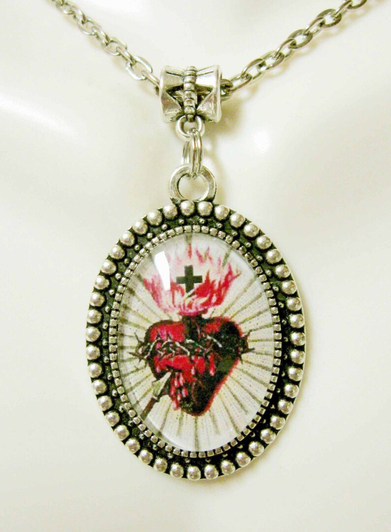 Sacred heart of Christ pendant and chain AP05225 Etsy