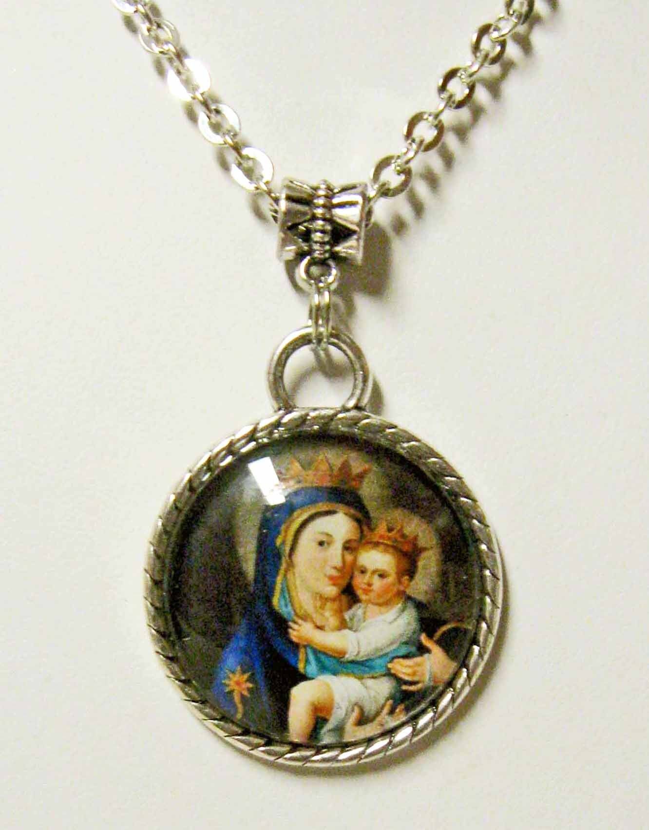 Our Lady of Mount Carmel Pendant and Chain - AP05-047 - Etsy