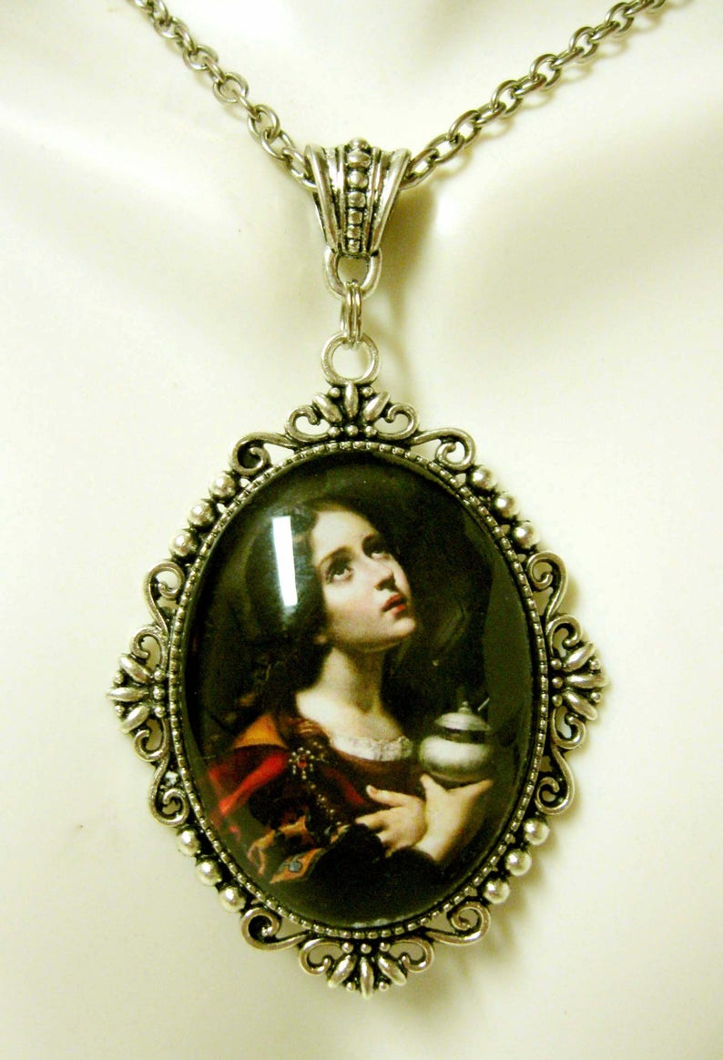 Saint Mary Magdalene pendant and chain  AP09-069 image 0