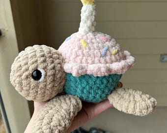 Gehäkelte Geburtstags Cupcake Schildkröte