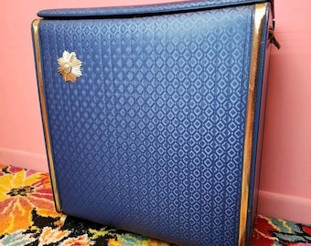 Vintage Mid-Century Pearl Wick Starburst Blue and Gold Vinyl and Wicker Hamper - LOCAL PICKUP ONLY - Portland, Oregon