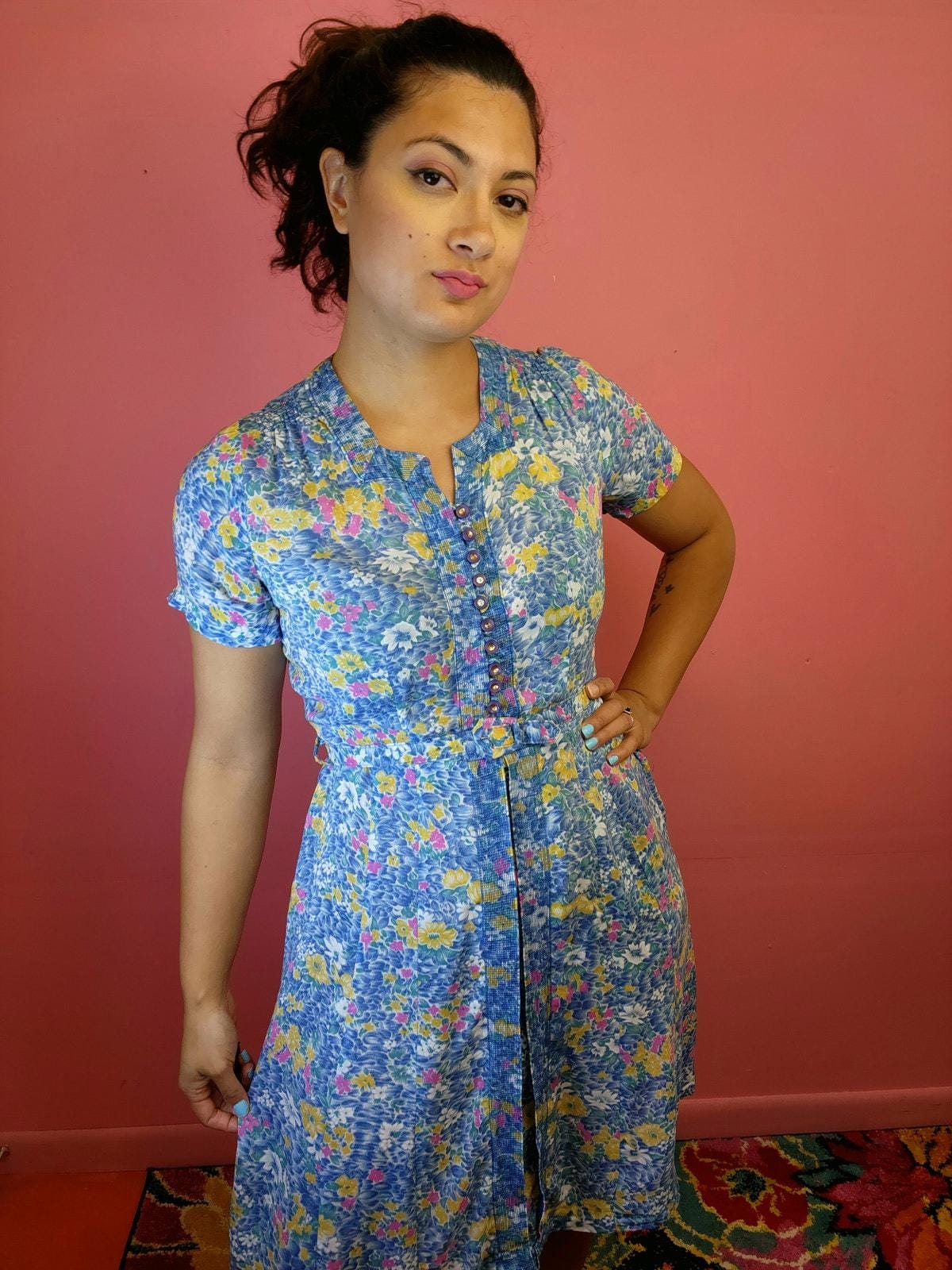 Size Medium Large Vintage 1940's Cold Rayon Light Blue Floral Day Dress w/ Belt