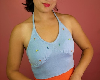 Vintage 1970er Baby Blau Strick gestickte Blumen Neckholder Tank Crop Top