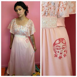 Size M to XL Vintage 1970&#39;s Light Peachy Pink Chiffon Flutter Sleeve Maxi Dress with Face Applique