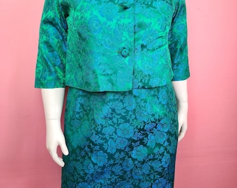 Conjunto de tres piezas de falda y traje vintage de los años 60, talla grande 2X, de satén jacquard azul y verde. Raro, talla grande 2X.