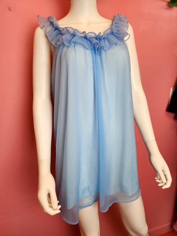 Size Small to XL | Vintage 1950's/1960's Baby Blue