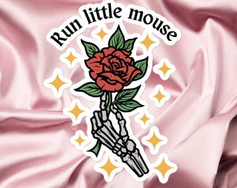 Pegatina de ratoncito corriendo, pegatina de Adeline inquietante, pegatina de Zade Meadows, pegatina de Kindle, pegatina de romance oscuro, pegatina de libro, aficionado a los libros