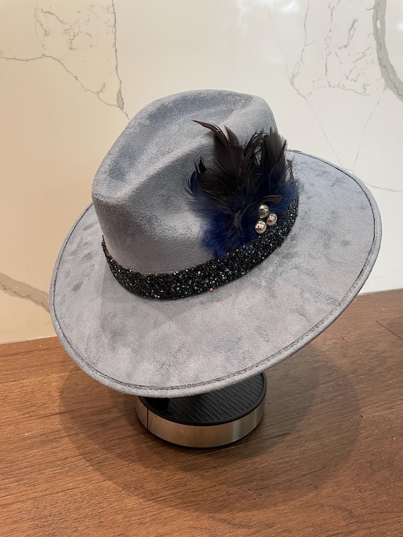 Gray Fedora Hat with Feather Accent Fedora Gray Felt Short Brim. Gray Satin Band With Beautiful  main image 3