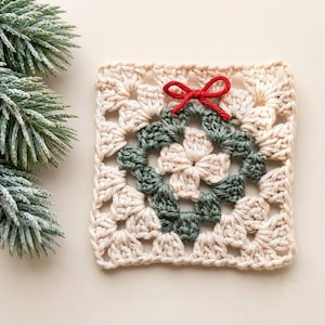 Christmas Granny Square | Wreath Crochet Pattern | Rustic Xmas Decoration | Christmas Ornament | Scandi Christmas Decor | Festive Blanket