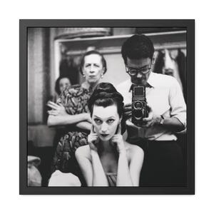 Dovima autorstwa Richarda Avedona, plakat w ramie w stylu vintage glamour, wydruk fotograficzny do estetycznego pokoju, idealny prezent dla miłośników mody, styl retro [...]