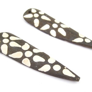 Sunflower Batik Bone Pendants - Set of 2 - African Pendants - Jewelry Making Supplies - Black and White Suns - Made in Kenya * (PND-BON-128)