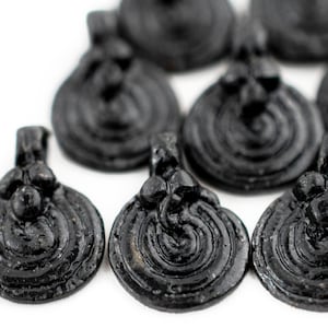 Ciondolo a spirale stile Baule nero di mezzanotte: piccolo ciondolo per la creazione di gioielli ispirato al Baule tradizionale e ai motivi africani, prezzi all'ingrosso