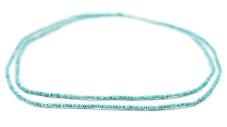 328 petites perles Heishi en forme de soucoupe en pierre turquoise bleue 2 mm : perles de pierres précieuses naturelles bleues d'Afghanistan, valeur de gros, vendues par brin image 4