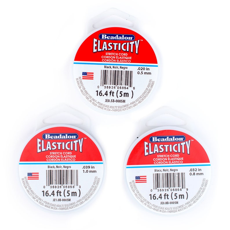 Puede incluir: Tres carretes de cord&oacute;n el&aacute;stico Beadalon Elasticity negro, cada uno con un grosor diferente: 0,5 mm, 1,0 mm y 0,8 mm. Cada carrete est&aacute; etiquetado con el grosor en pulgadas y mil&iacute;metros, y la longitud del cord&oacute;n: 16,4 pies (5 metros).