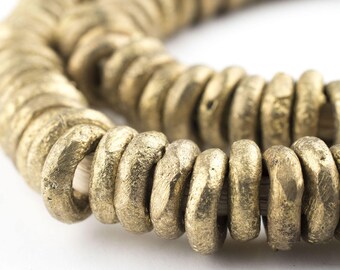 110 perline nigeriane in ottone a forma di ciambella: perline rustiche in ottone da 14 mm perline in ottone nigeriane perline ad anello in ottone (MET-RNG-BRS-648)