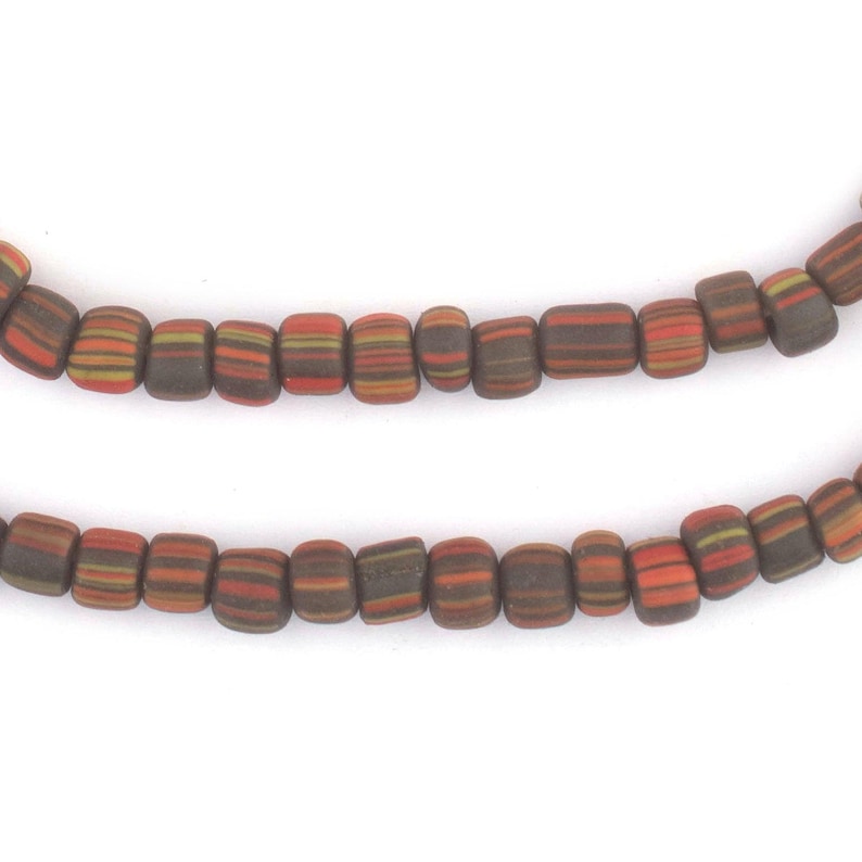 Flerfärgade Java-glaspärlor: Handgjorda krusbärscylindrar, 4-6 mm | Unik halsbandsdesign bild 3