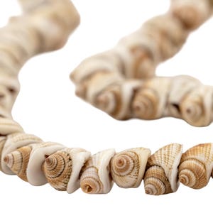 Bronzen kustlijn natuurlijke schelpkralen: echte boho-strandsieradenaccenten