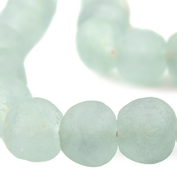 26 Contas Jumbo Transparentes de Vidro Reciclado Azul-Turquesa de 24 mm - Contas de Vidro Africanas - Comércio Justo - Fio de Vidro Marinho - Fabricado em Gana (RCY-RND-AQU-685)