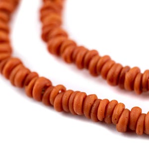 Orangea Java-glas Heishi-pärlor: 4 mm, 1 sträng, ca 440 pärlor, etniska smycken, indonesisk handgjord