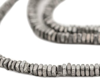 500 cuentas Heishi cuadradas facetadas de plata de 3 mm: Hilo completo de pequeñas cuentas espaciadoras de metal para la fabricación de joyas, inspirado en las tribus de las montañas, ¡envío rápido y manipulación!