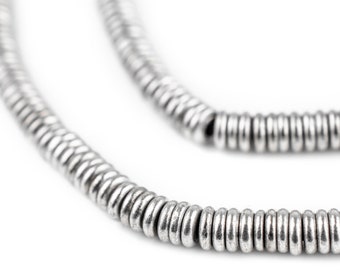 220 perles Heishi en argent lisse : perles en métal ethniques, perles d'espacement en métal, perles en forme de Heishi, perles en argent bohème, perles faites main (MET-HSH-SLV-570)