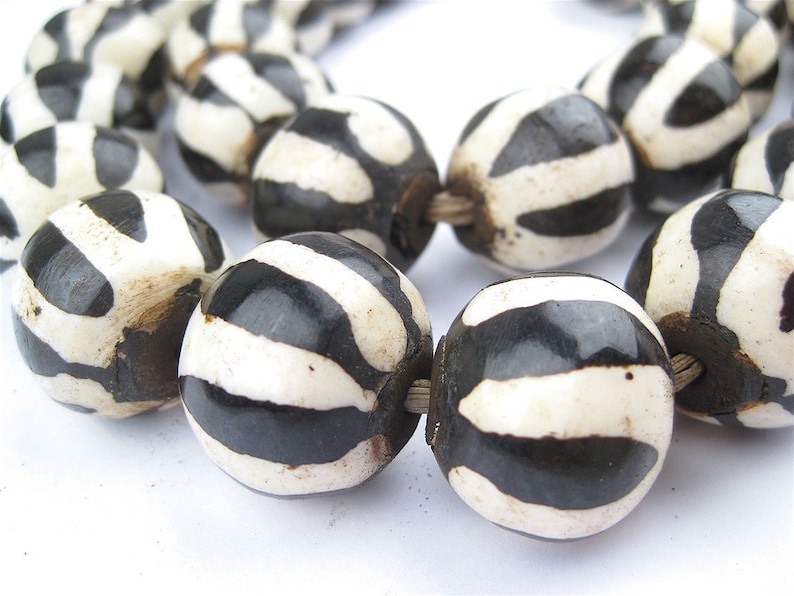 30 Zebra Batik Bone Beads Spherical Bone Beads Zebra | Etsy
