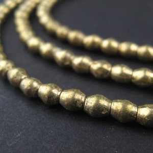 150 äthiopische Messingperlen - 4 x 4 mm Messing-Bicone-Perlen - Afrikanische Metallperlen - Schmuckherstellung - Made in Ethiopia ** (MET-BIC-BRS-280)