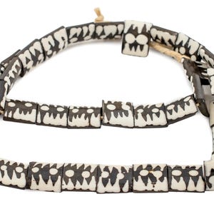 30 Batik Bone Beads Flags - Cow Bone Strand - Rectangular Beads - Black and White - Kenyan Jewelry - African Beads (BON-FLT-DOD-276) image 4