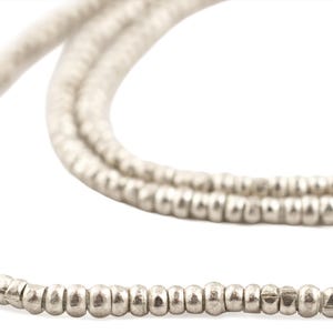 450 perles Heishi en argent éthiopien 2 mm - Perles en argent africaines - Heishi en métal - Fabriqué en Éthiopie * (MET-HSHI-SLV-254)