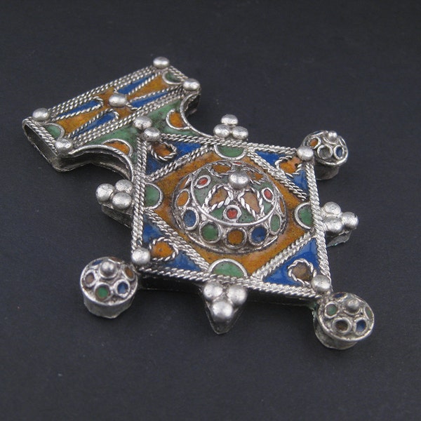 Vintage Berber Cross Pendant - Rare Saharan Treasure - Tribal African Pendant - Jewelry Making Supplies - Made in Morocco ** (PND-BRB-139)