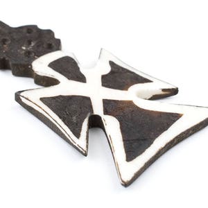 Batik Bone Cross Pendant: Batik Bone Pendant African Bone Pendant Batiqued Pendant Pendant for Necklace Natural Bone Pendant (PND-BON-407)