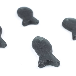 4 Black Sea Glass Fish Pendants: Sea Glass Pendants Glass Fish Charm Black Glass Fish Pendant for Jewelry Pendant for Necklace (PND-GLS-139)