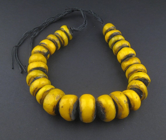 25 Moroccan Resin Beads - Rare Graduated Full Strand - African Trade Beads - Traditional Berber Jewelry - Made in Morocco (AMB-RND-YLW-105)