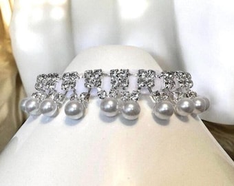 White velvet rhinestone and pearl cat collar, Small dog collar, Breakaway collar, Special event pet collar, Pearl Collar, Pet Collar.